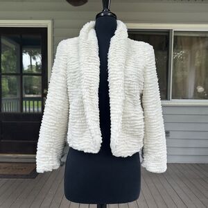 Cynthia Steffe Cream Faux Fur Coat Jacket Size Medium